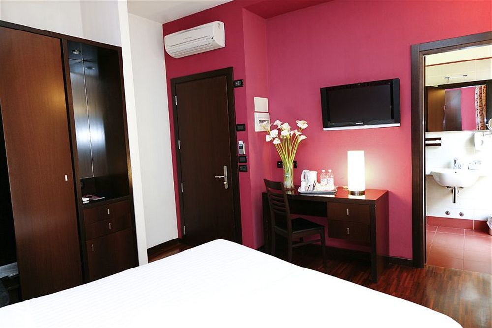 เมรูลานา อินน์ เกสต์เฮาส์ โรม ภายนอก รูปภาพ